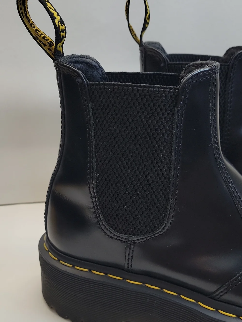 Dr. Martens 2976 Quad Smooth Leather Platform Chelsea Boots Unisex US L 7 M 6